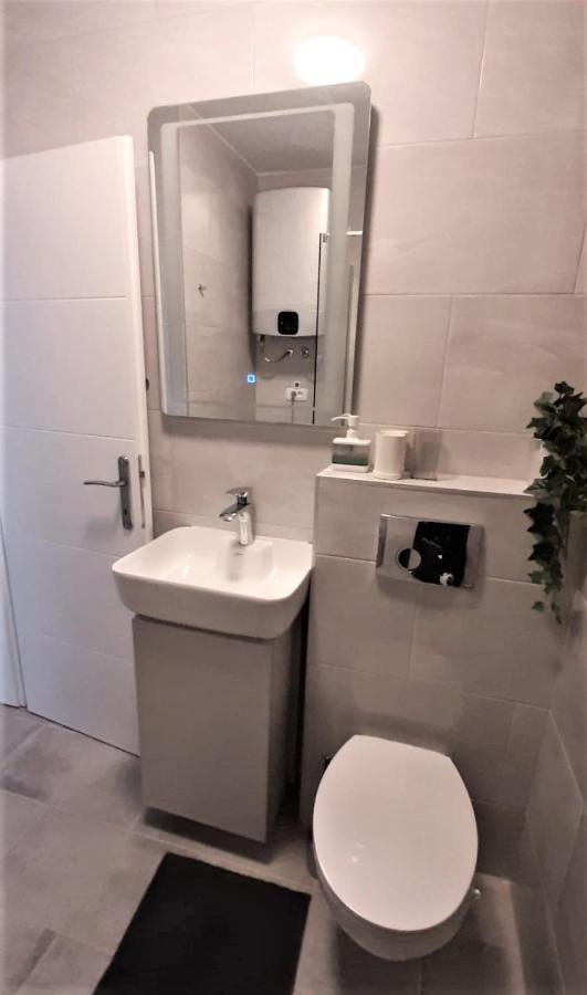 Luca, Digital Nomad Getaway Studio Apartment Zagreb Exterior foto